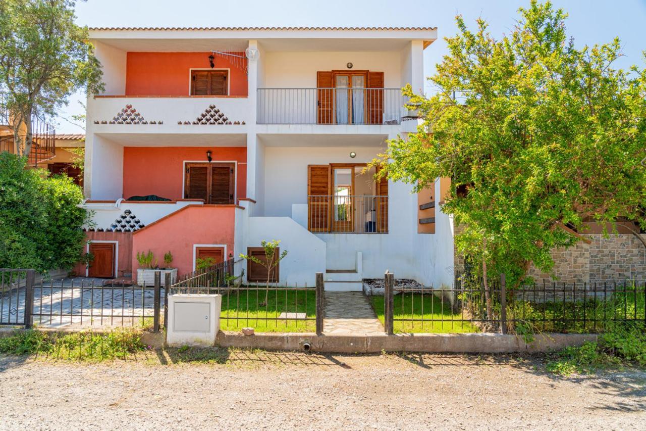 Appartamento Residenziale Trilocale 6 Posti Letto Via Oristano Сан-Теодоро Экстерьер фото